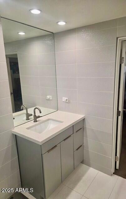 Building Photo - 6943 E 3rd St