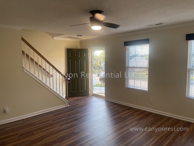 Building Photo - 500 Rockbridge Dr