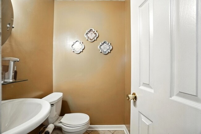 Building Photo - 1308 Summerset Ct