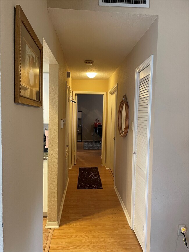 Building Photo - 8055 Cambridge St