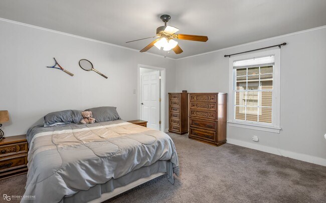Building Photo - Updated 4-Bed 2-Bath home for lease | Sout...