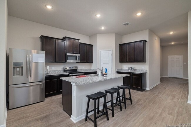 Building Photo - 7043 Diamond Vly