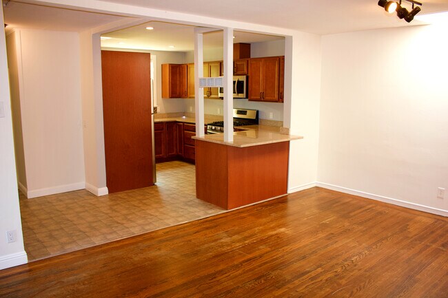 Building Photo - 119 Jewell Ct