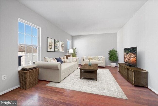 Building Photo - 103 Holmes St