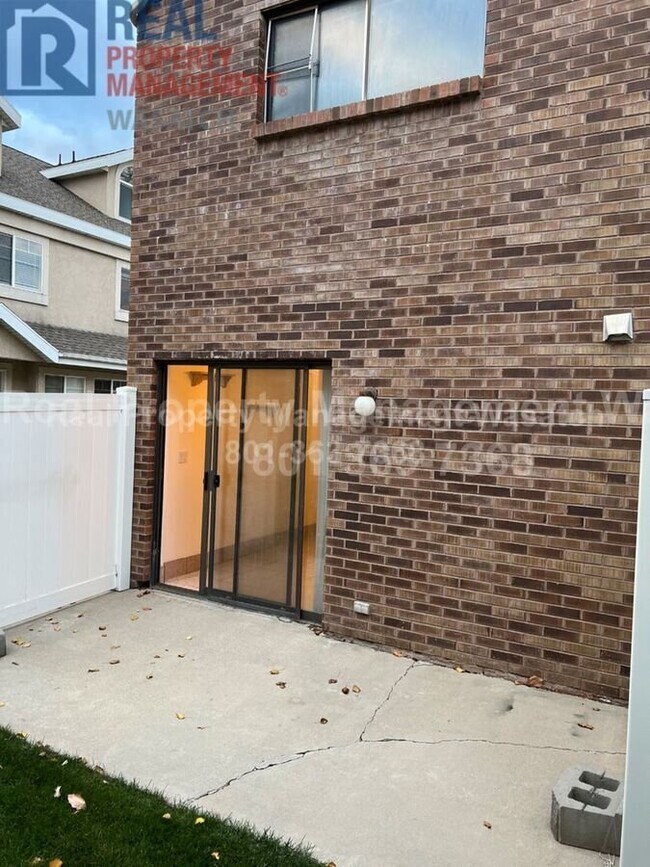 Building Photo - 835 S 835 E