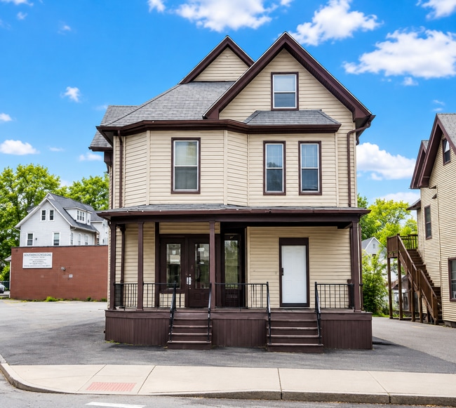 Building Photo - 74 Holmes Ave