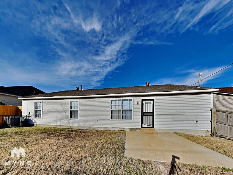 Building Photo - 4303 Appian Dr