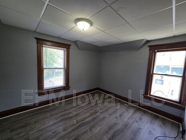 Building Photo - 1311 W 2nd St