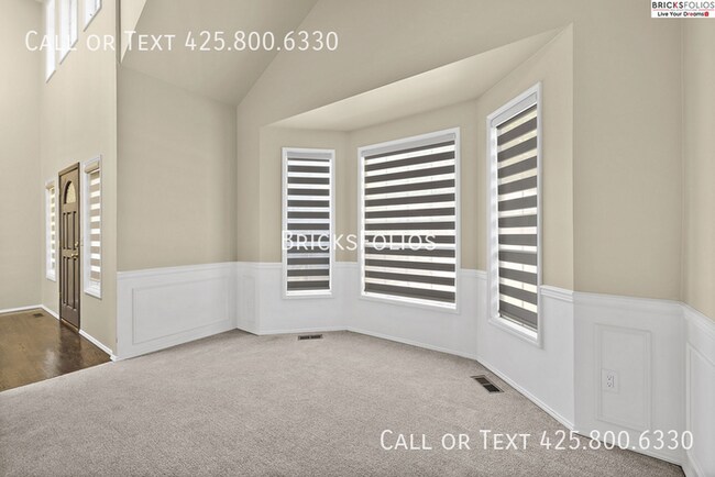 Building Photo - Luxurious 5-bedroom home in Sammamish with...