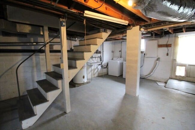 Building Photo - 3 Shenandoah Ave