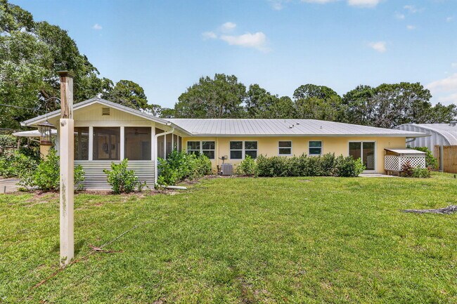 Building Photo - 1125 41st Ave