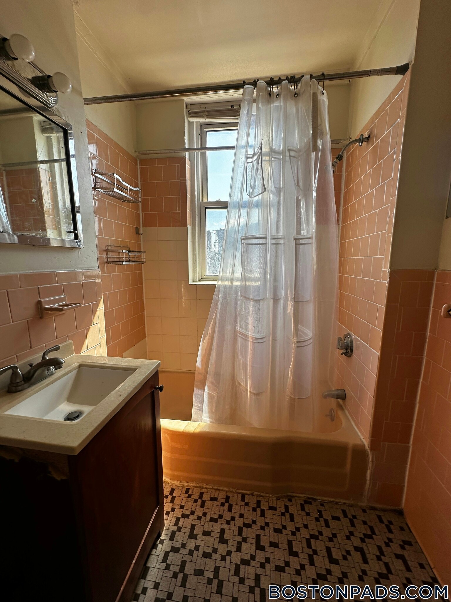 Building Photo - 126 Warren St