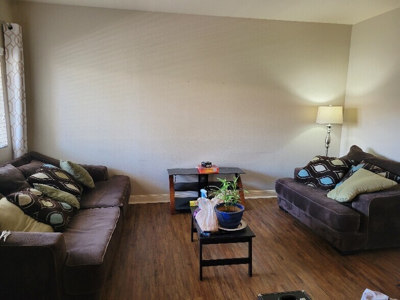 Primary Photo - 5250 S Rainbow Blvd