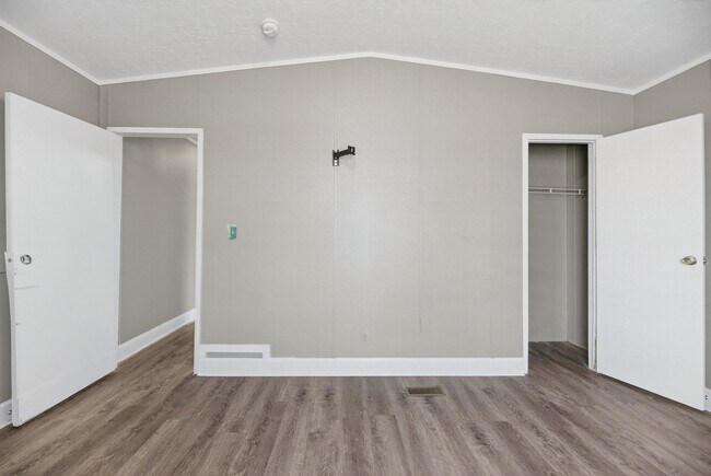 Building Photo - 2382 Bass Dr