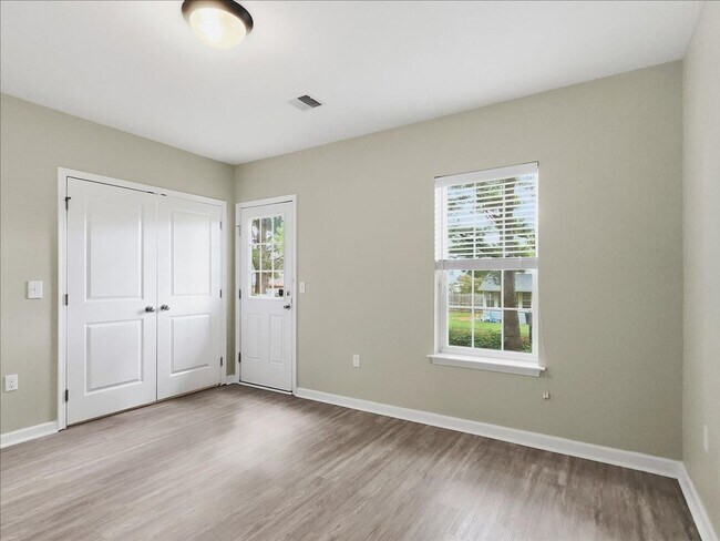 Building Photo - 1526 Brookstone Pl