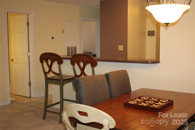 Building Photo - 763 Southwest Dr