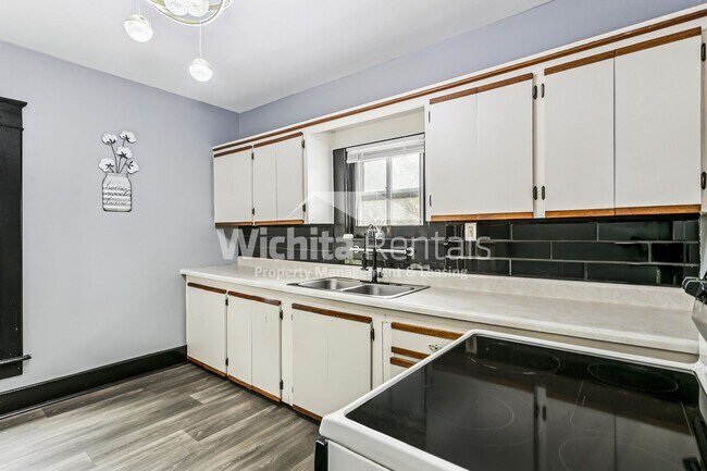 Building Photo - 1132 B W Munnell Ave