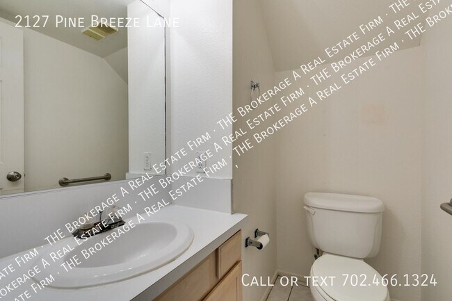 Building Photo - 2127 Pine Breeze Ln