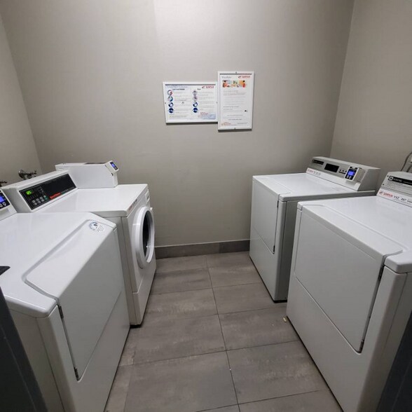 Building Photo - 8811 Burton Wy