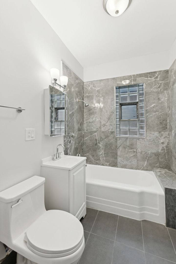 Building Photo - 8423 S Colfax Ave