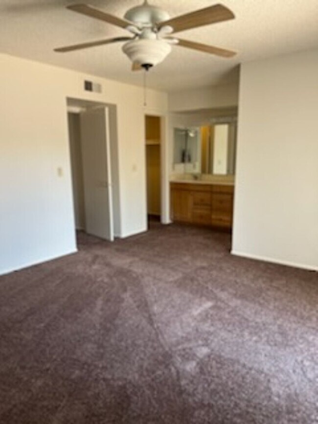 Building Photo - Charming 3 Bed 2 Bath home in Mesa with community pool and big backyard