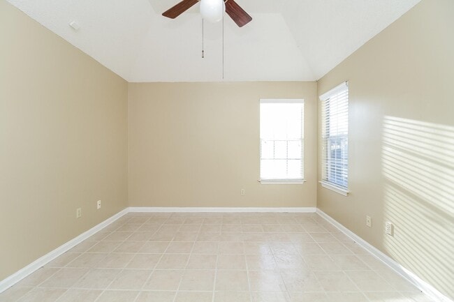 Building Photo - 4611 Chadwell Cove