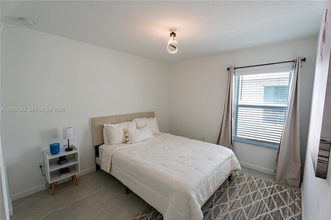 Building Photo - 6172 NW Sweetwood Dr