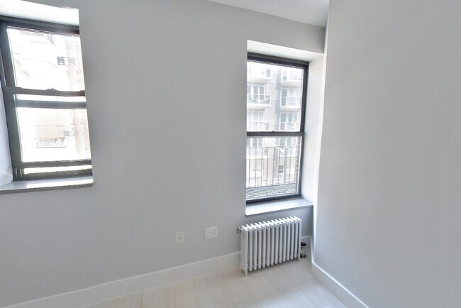 Building Photo - 195 Stanton St