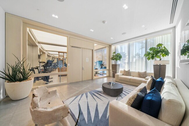 Building Photo - 2200 N Ocean Blvd