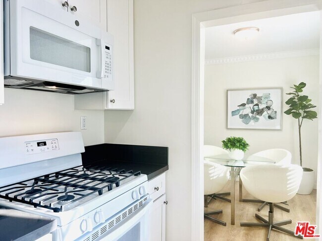 Building Photo - 1843 Normandie Ave