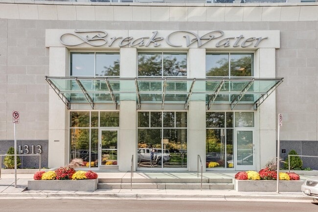 Building Photo - 1313 N Franklin Pl