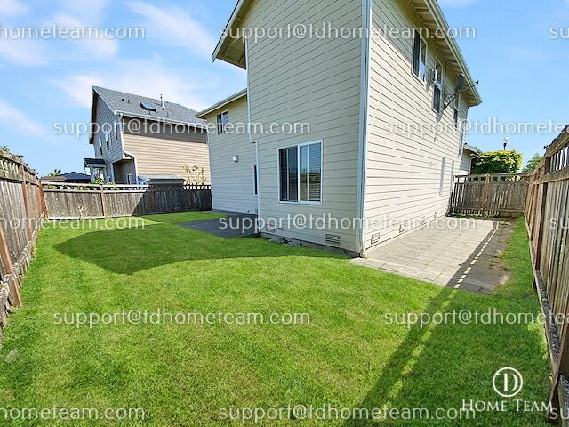 Building Photo - "Spacious 4-Bed Oasis in Kent with Elegant Granite & Hardwood Finishes!"