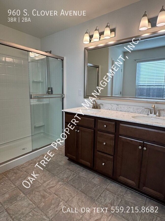 Building Photo - 960 S Clover Ave