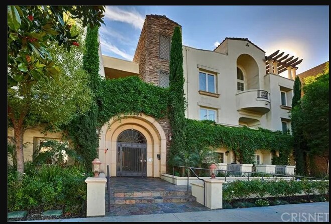 Primary Photo - 15206 Burbank Blvd