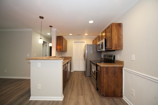 Building Photo - 225 Warm Springs Cir