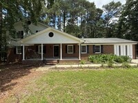 Building Photo - **OFFERING RENT PROMOTION FOR FIRST 6 MONT...
