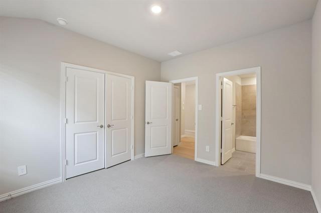Building Photo - 2204 Dunbar Dr