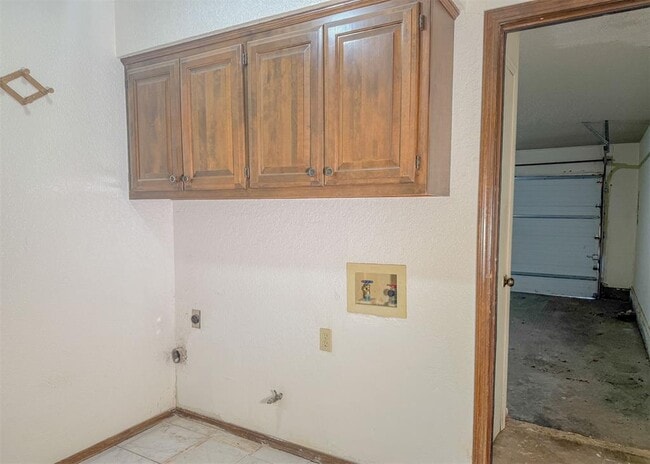 Building Photo - 3908 NW 68th St