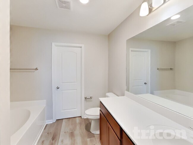 Building Photo - 3723 Burdette Wy.