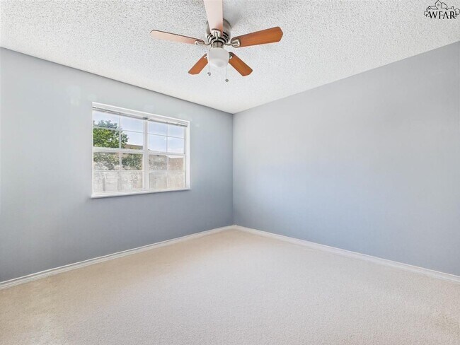 Building Photo - 3504 Rugby Ln