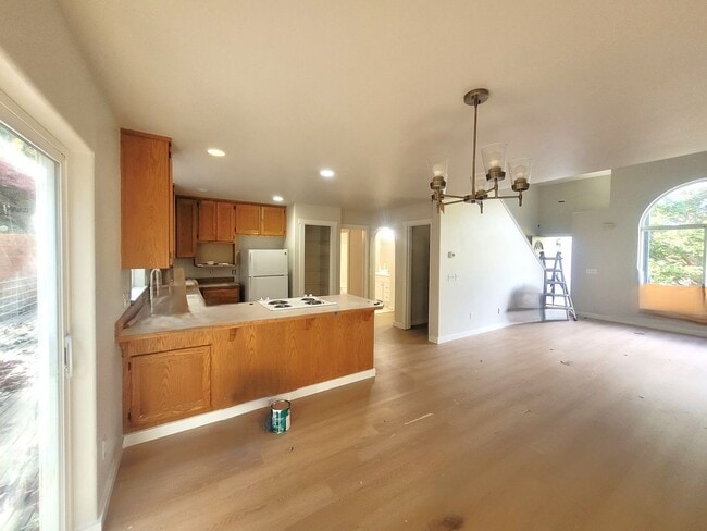 Building Photo - Spacious Four Bedroom Home with Bonus Room...