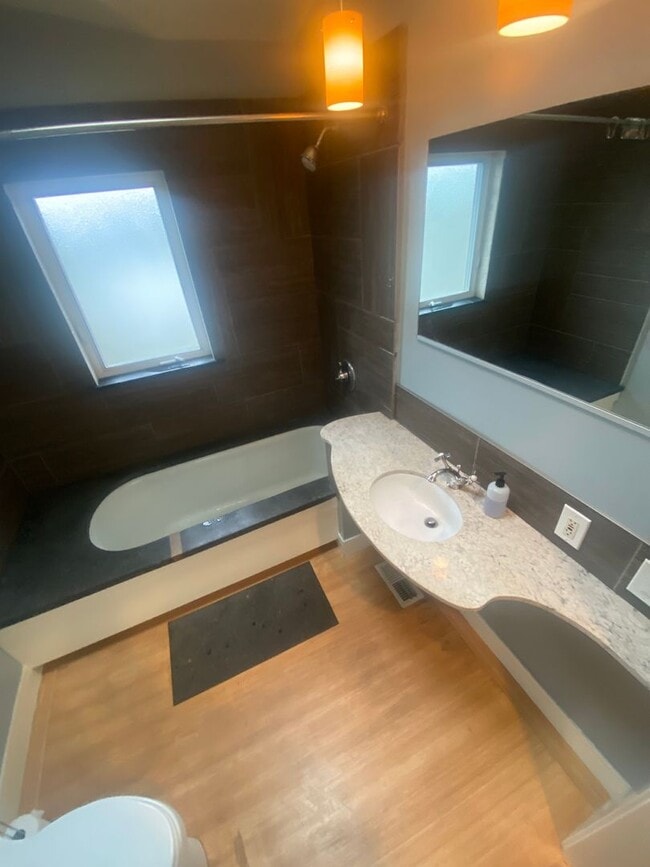 Building Photo - Charming 2-Bedroom Home in the Heart of Berkeley!