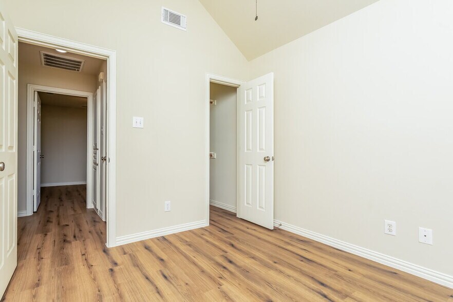 Building Photo - 211 Dove Meadows Ln