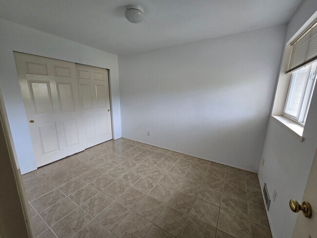 Building Photo - Condo in Blaine for Rent