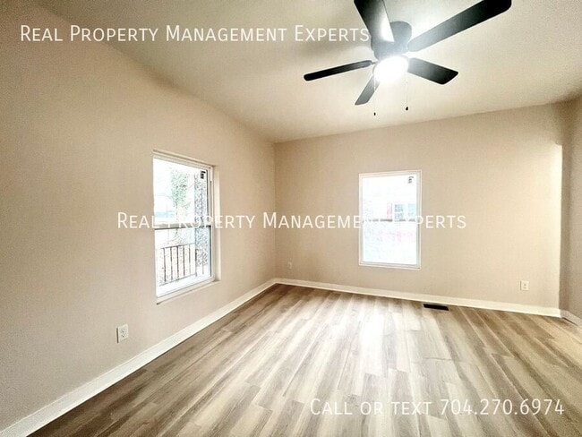 Building Photo - 147 Dixon Cir