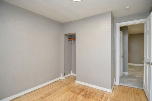 Building Photo - 4 Bed 1 Bath Single Family Home