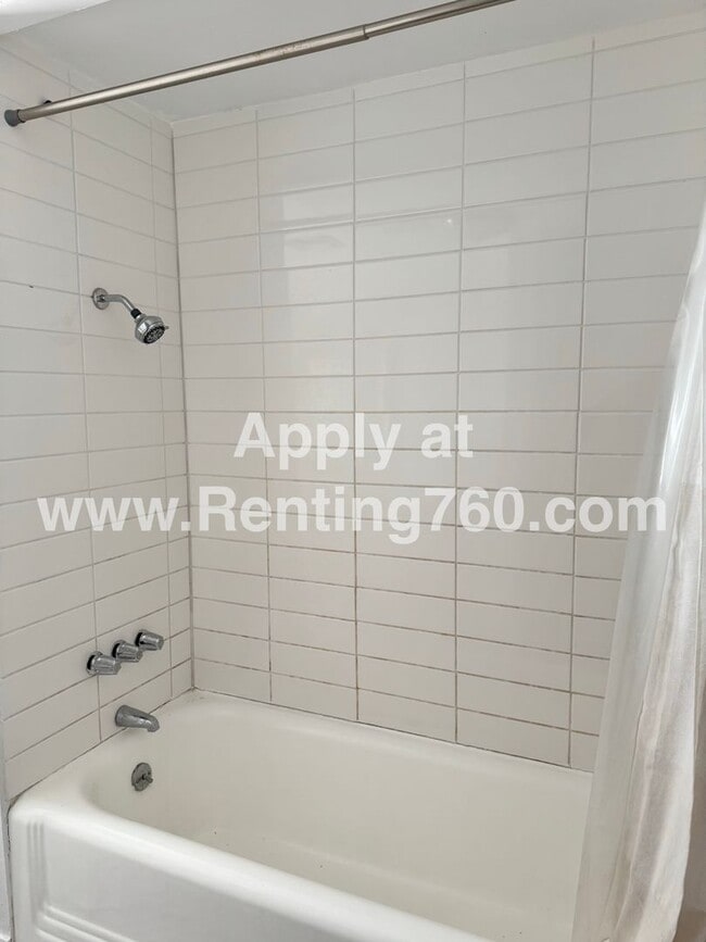 Building Photo - Cozy Cabin On The Hill