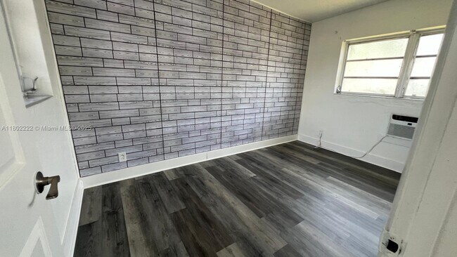 Building Photo - 6300 Miramar Pkwy
