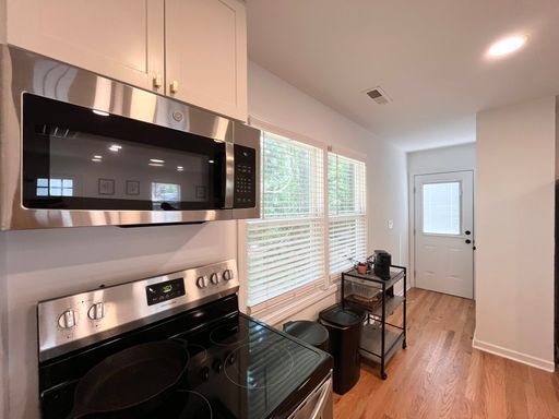 Building Photo - Modern 3BD, 2BA Near Downtown Durham with Assigned Off-Street Parking and Backyard