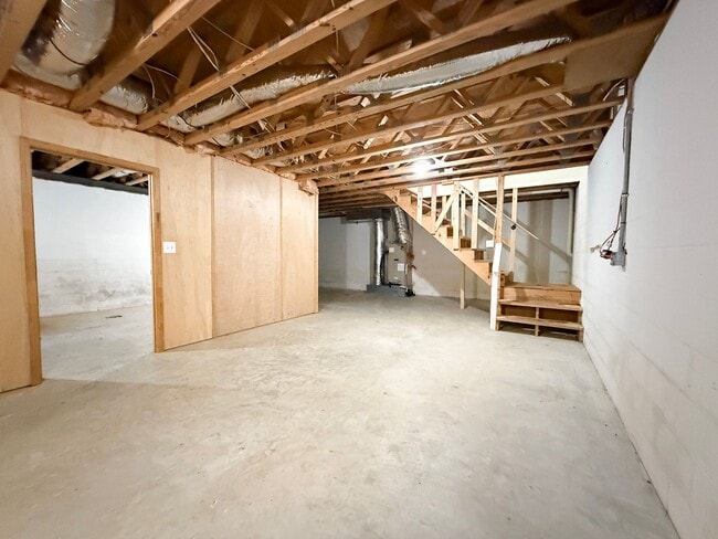 Building Photo - Spacious 3-Bedroom Home with Huge Basement, Garage, and Scenic Country Views